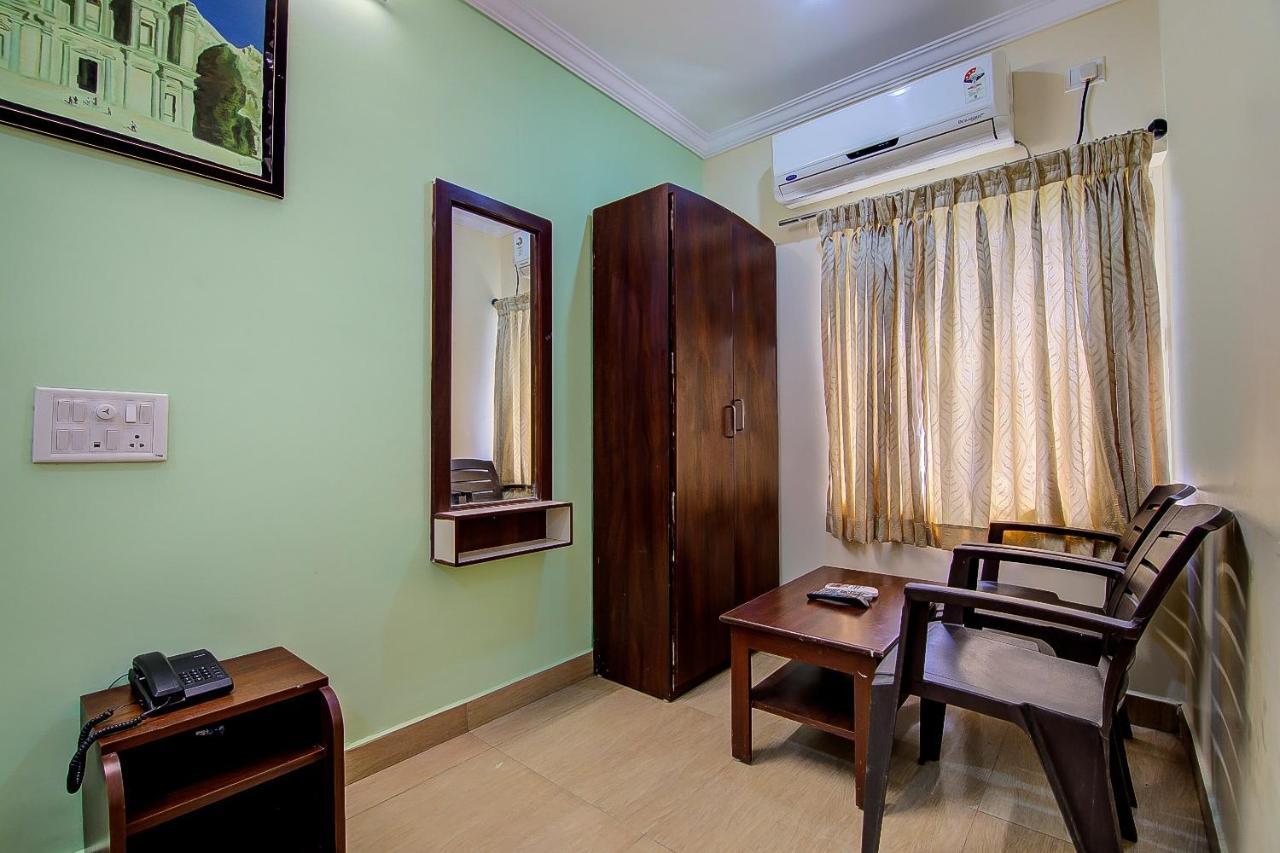 Oyo Lalitha Delight Hotel Visakhapatnam Exterior photo